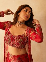 Mrunal Thakur Glamour Pics